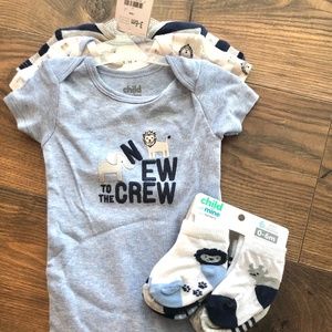 Carters size 3-6 month onesie set with matching socks